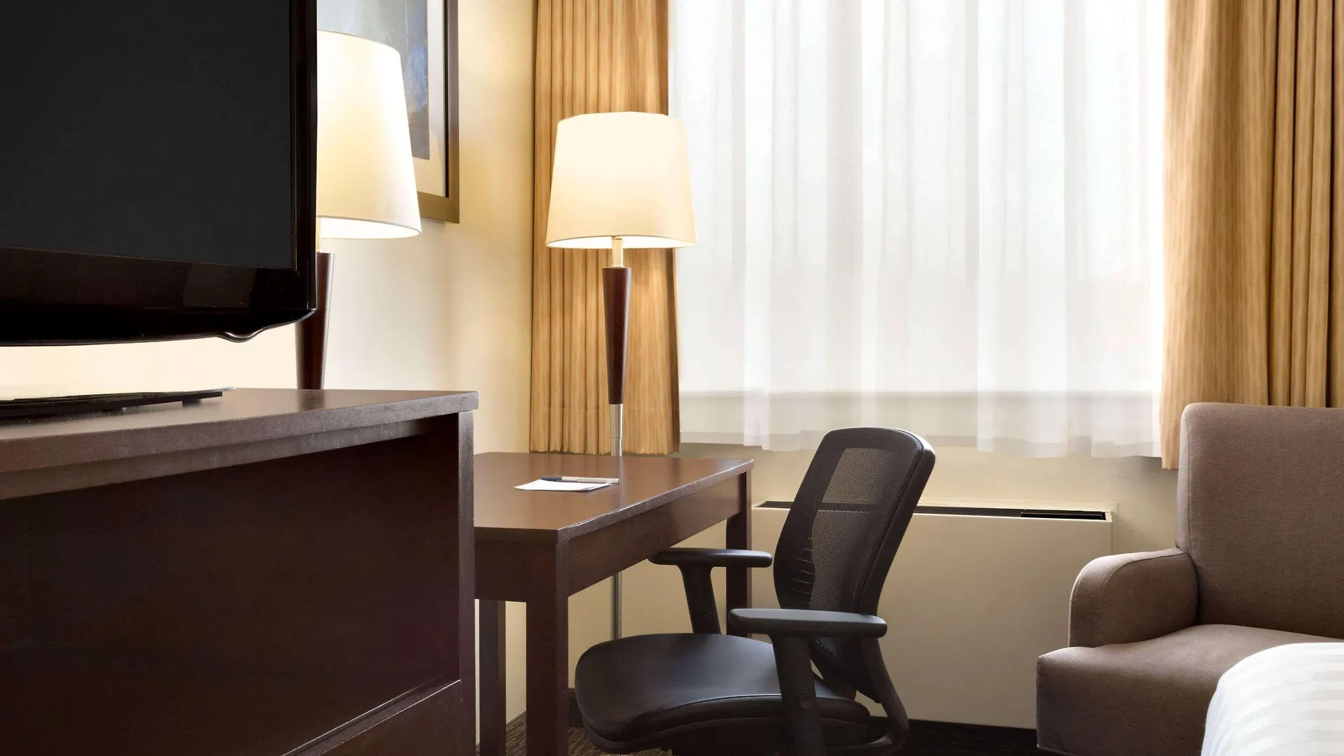 Travelodge By Wyndham Edmonton South 3*,