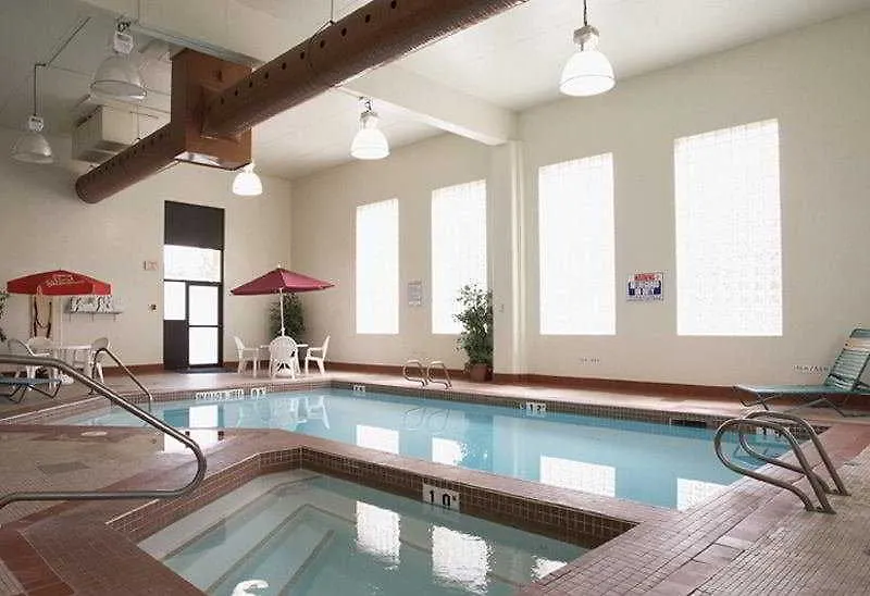 Travelodge By Wyndham Edmonton South