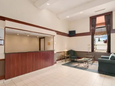 Hotel Travelodge By Wyndham Edmonton South