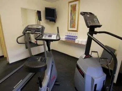 Travelodge By Wyndham Edmonton South